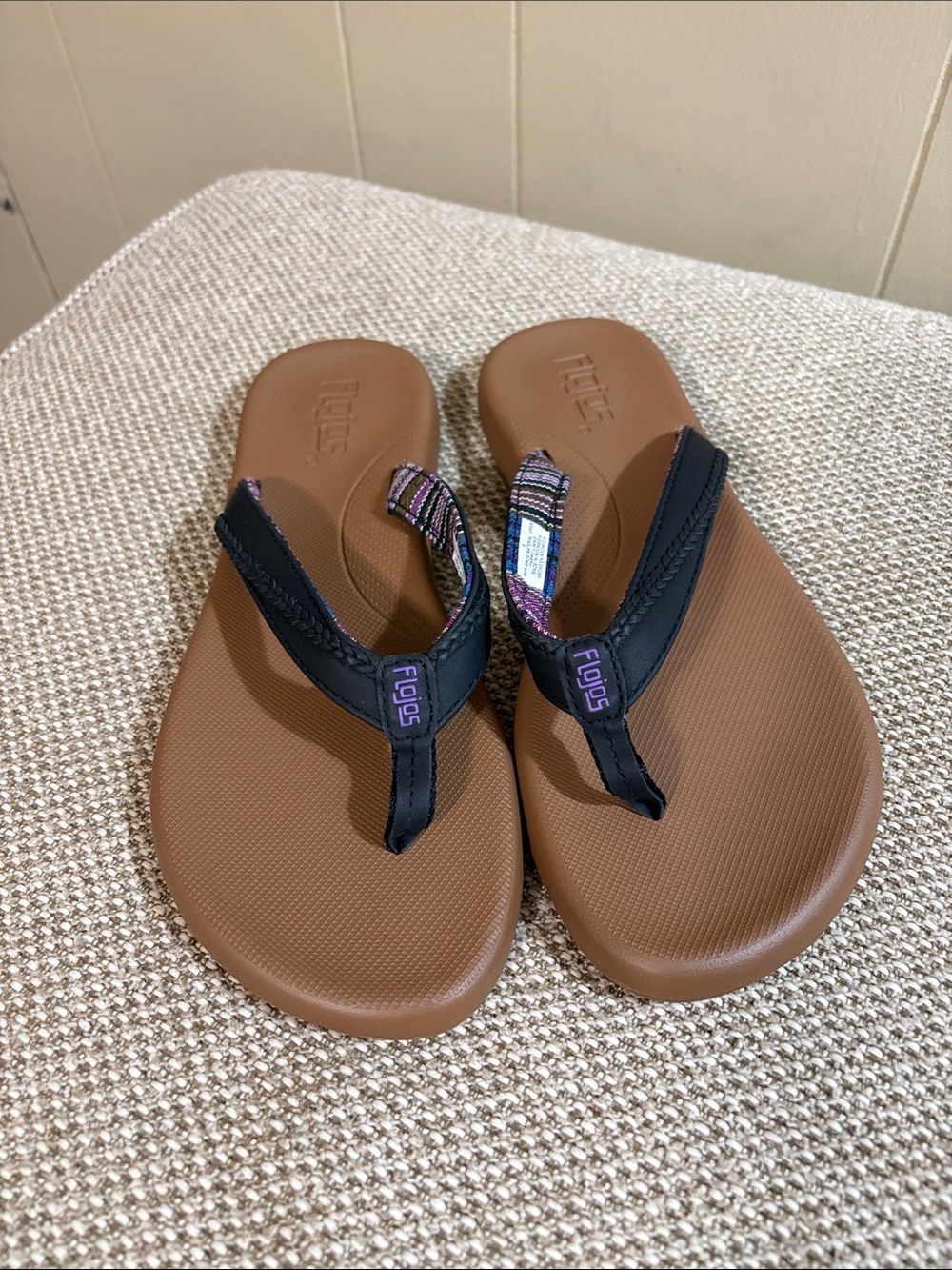 Flojos Black Womens Flip Flops Size 8